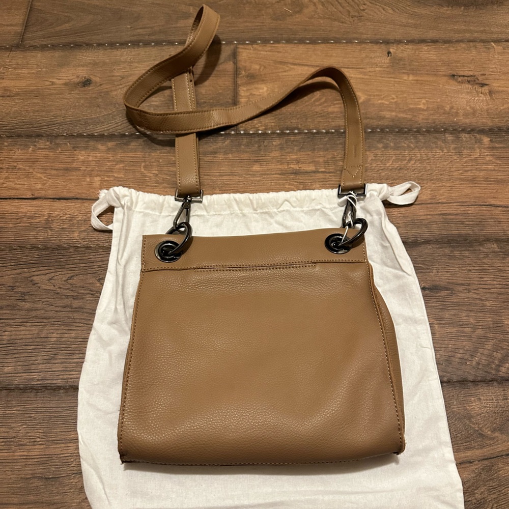 Stylish Tan Leather Shoulder Bag - Picture 7 of 10